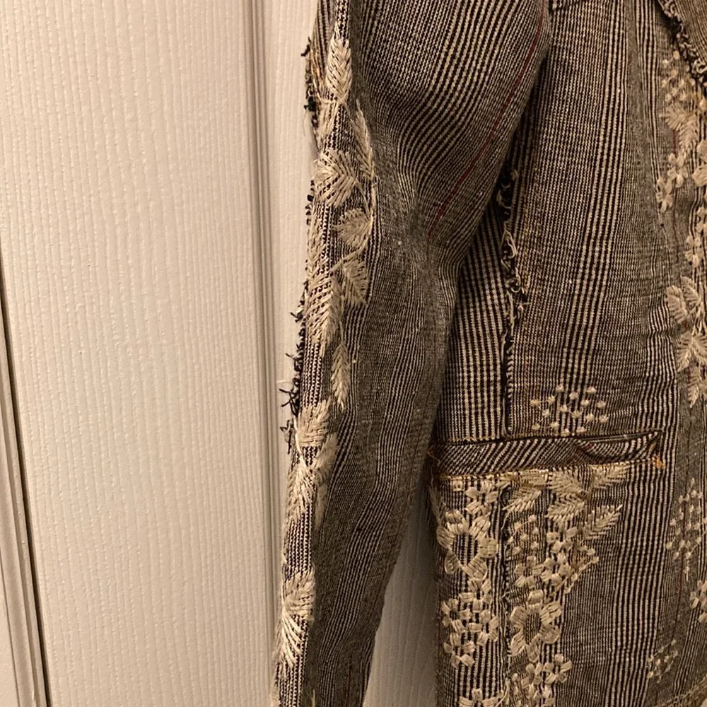WE Embroidered Jacket - Picture 5 of 11